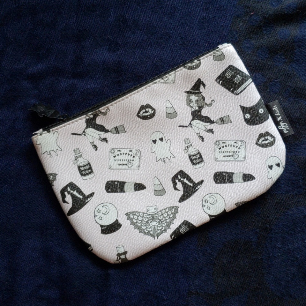 Ipsy Glam Cosmetic Bag NWOT